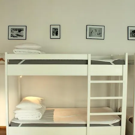 Hostel Sisters